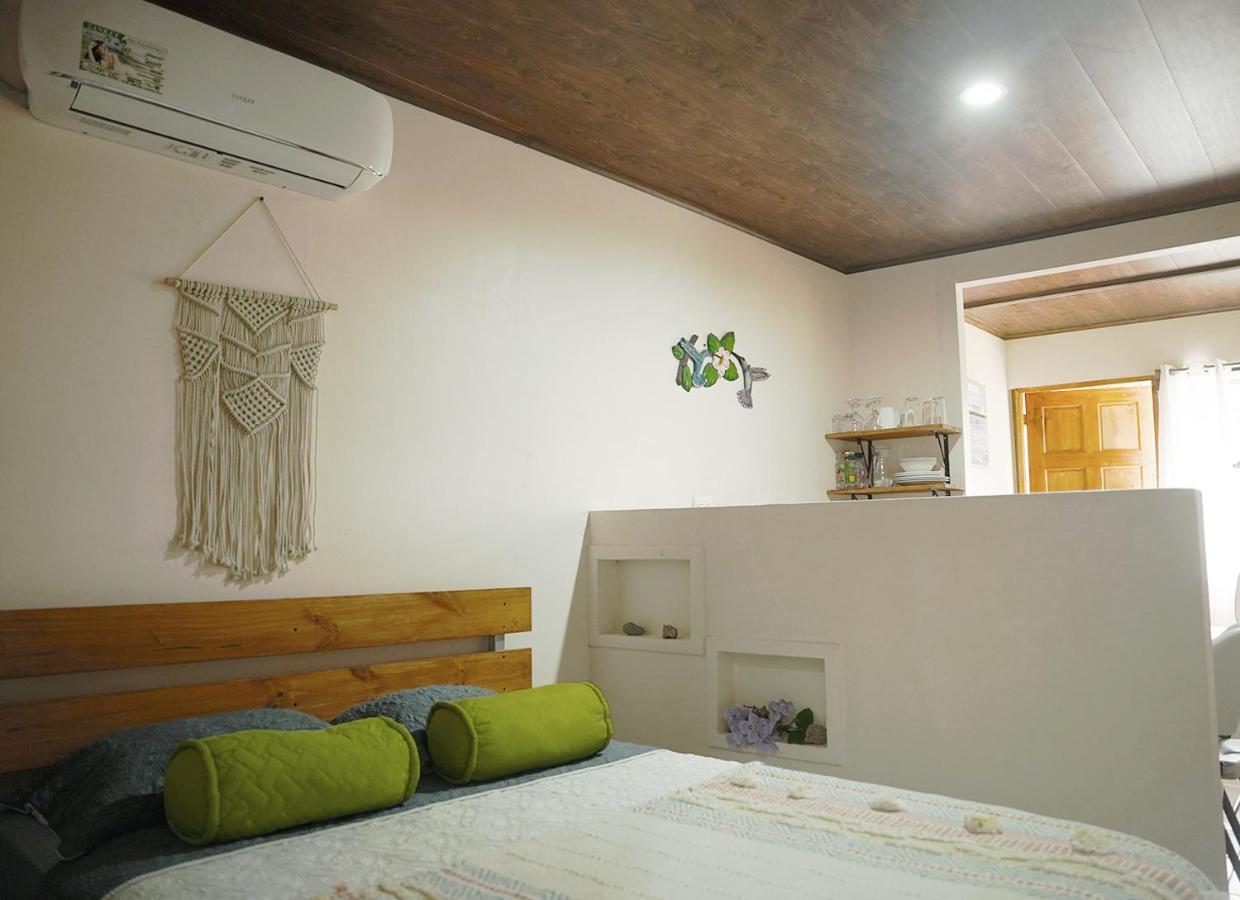 Apartamentos Y Studios Brisas Del Mar Santa Teresa Playa Santa Teresa  Exterior photo